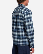 Load image into Gallery viewer, Cruiser Flannel Navy