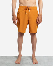 Load image into Gallery viewer, 18&quot; Session Boardshort Solid Honey
